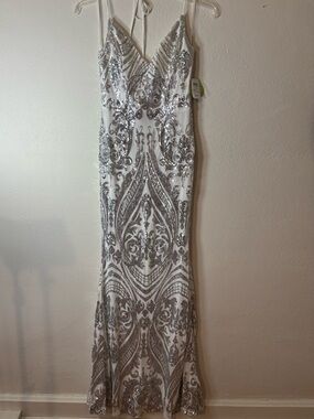 NWT Windsor Prom Dress